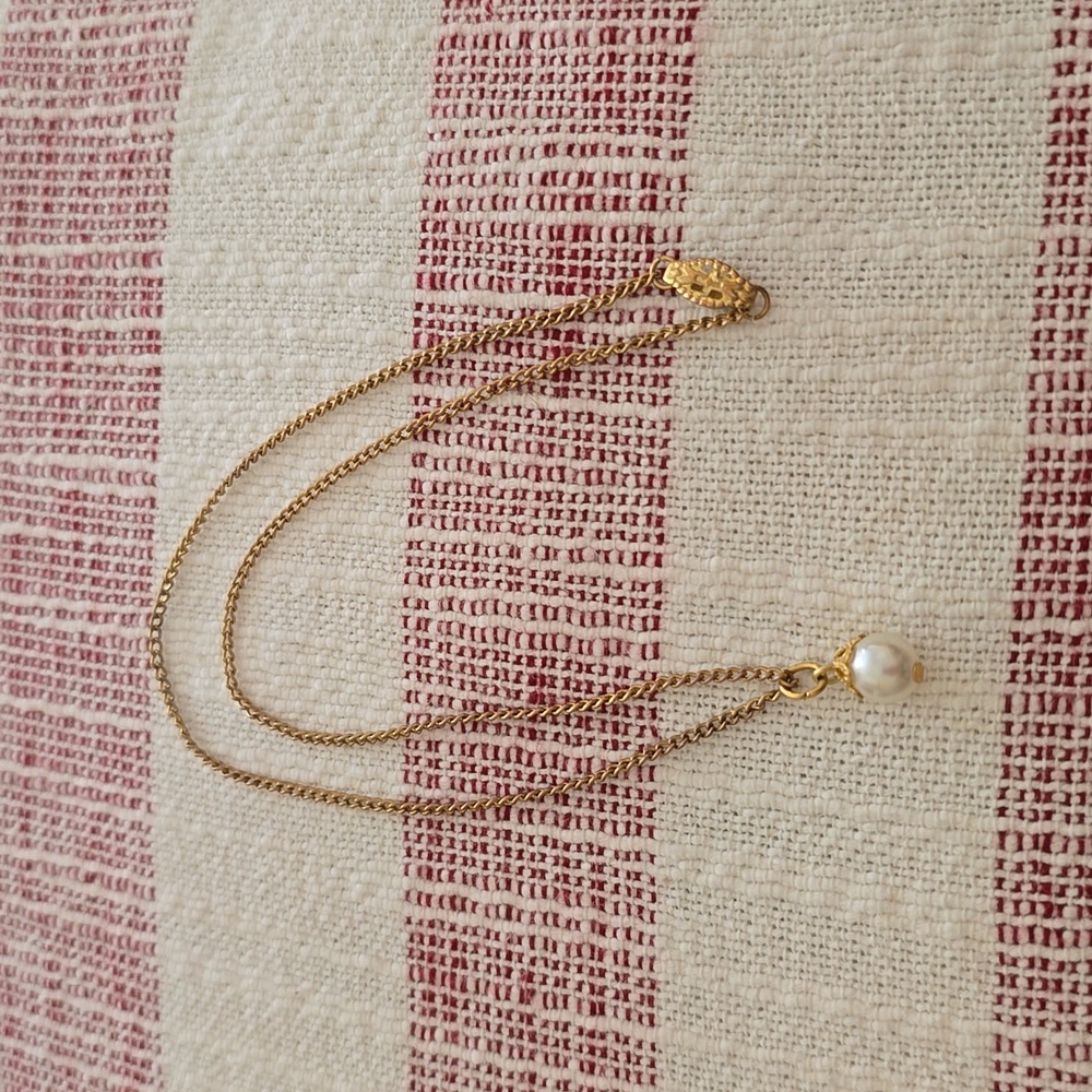 Vintage Pearl Necklace with Gold Chain - EUC